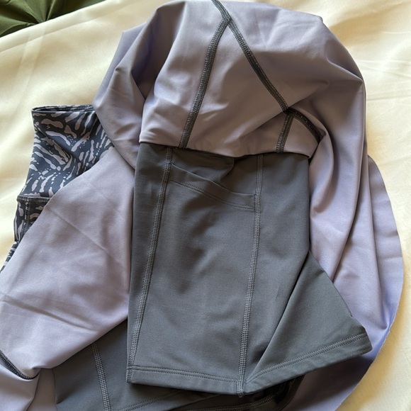 Athleta Ace printed 13.5 inch tennis skirt in an extra small - Picture 3 of 6